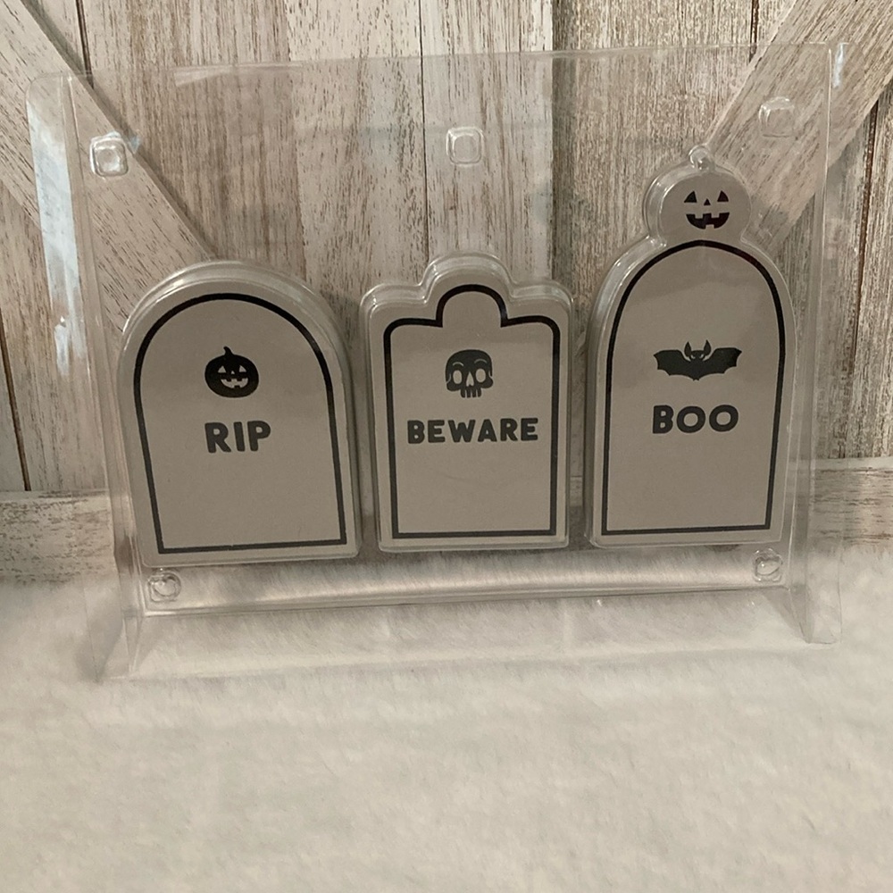 Target Hyde and Eek 2022 Halloween Mini Gravestones